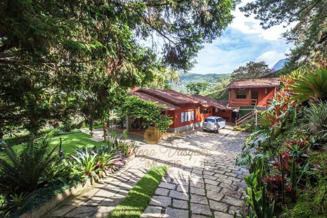 Casa com 4 Quartos à Venda, 400 m² em Parque Do Imbui - Teresópolis
