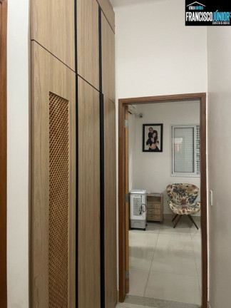 Imagem Casa com 3 Quartos à Venda, 385 m² em Setor Central - Goiânia