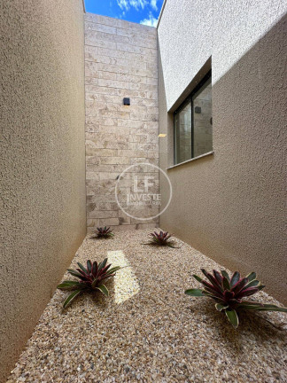 Imagem Casa com 3 Quartos à Venda, 360 m² em Setor Cristina Ii - Trindade