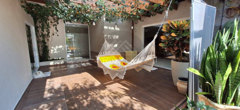 Imagem Casa com 5 Quartos à Venda, 1.070 m² em Bougainvillee V - Peruíbe