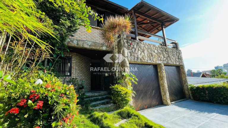 Imagem Casa com 3 Quartos à Venda, 243 m² em Centro - Florianópolis