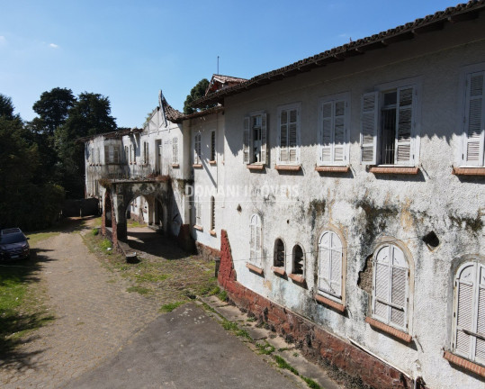 Imóvel com 146 Quartos à Venda, 11.500 m² em Região Da Abernéssia - Campos Do Jordão