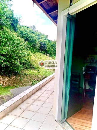 Imagem Casa com 4 Quartos à Venda, 225 m² em Trindade - Florianópolis Imagem Casa com 4 Quartos à Venda, 225 m² em Trindade - Florianópolis