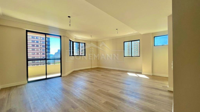 Imagem Apartamento com 3 Quartos à Venda, 110 m² em Centro - Florianópolis Imagem Apartamento com 3 Quartos à Venda, 110 m² em Centro - Florianópolis