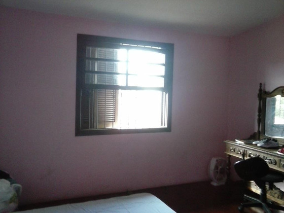 Imagem Casa com 6 Quartos à Venda, 237 m² em Centro - Pindamonhangaba