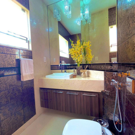 Imagem Casa com 4 Quartos à Venda, 298 m²