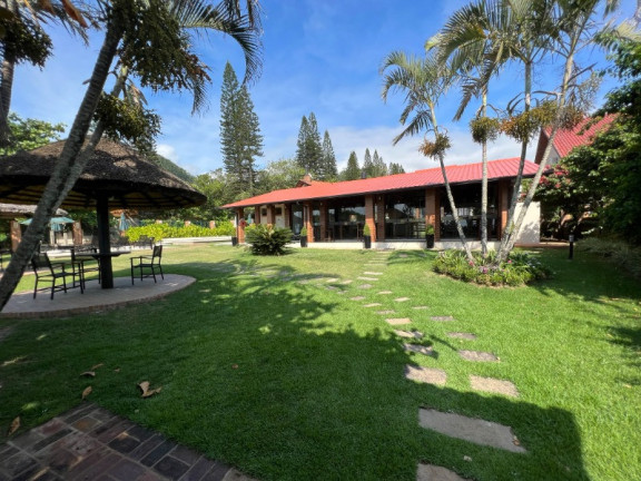 Imagem Imóvel com 2 Quartos à Venda, 130 m² em Praia Do Estaleirinho - Balneário Camboriú Imagem Imóvel com 2 Quartos à Venda, 130 m² em Praia Do Estaleirinho - Balneário Camboriú