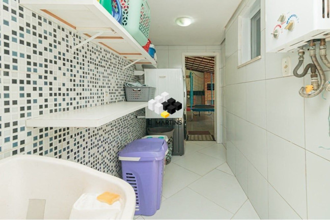 Imagem Casa com 3 Quartos à Venda, 170 m² em Passo Da Areia - Porto Alegre Imagem Casa com 3 Quartos à Venda, 170 m² em Passo Da Areia - Porto Alegre