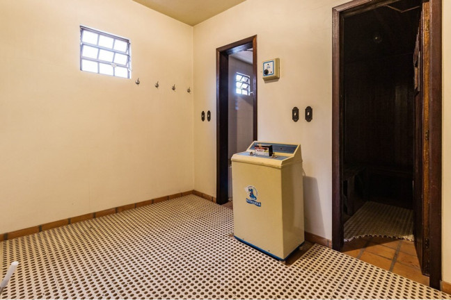 Imagem Casa com 3 Quartos à Venda, 380 m² em Partenon - Porto Alegre Imagem Casa com 3 Quartos à Venda, 380 m² em Partenon - Porto Alegre