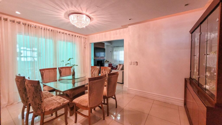 Imagem Casa com 4 Quartos à Venda, 267 m² em Jardim Itu - Porto Alegre