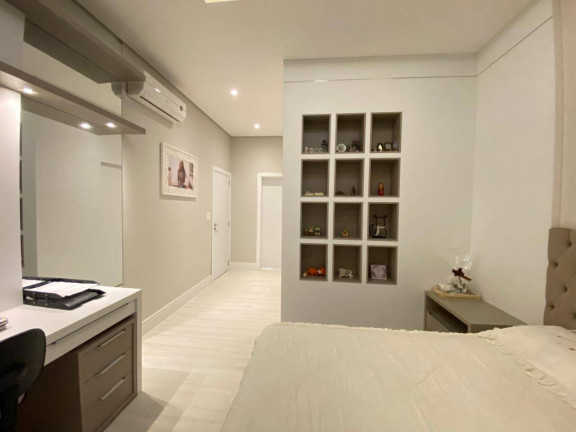 Imagem Sobrado com 4 Quartos à Venda, 413 m² em Centro - Cascavel