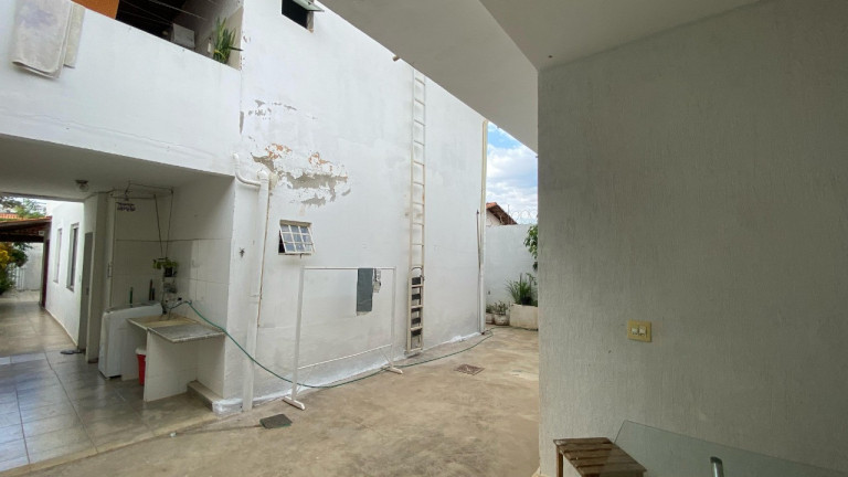 Imagem Casa com 6 Quartos à Venda, 300 m² em Cândida Câmara - Montes Claros