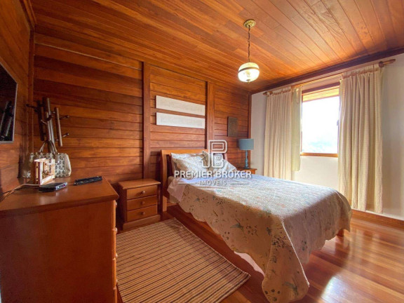Imagem Casa com 3 Quartos à Venda, 237 m² em Albuquerque - Teresópolis Imagem Casa com 3 Quartos à Venda, 237 m² em Albuquerque - Teresópolis