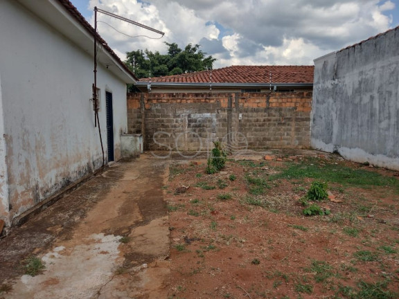 Casa com 1 Quarto à Venda, 180 m² em Vila Gaspar (vila Xavier) - Araraquara