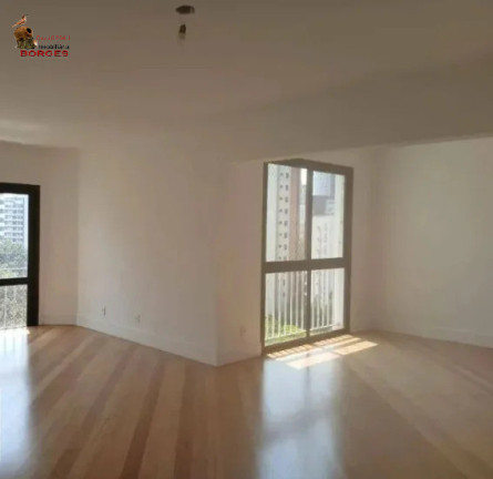 Apartamento com 3 Quartos à Venda, 177 m² em Moema - São Paulo