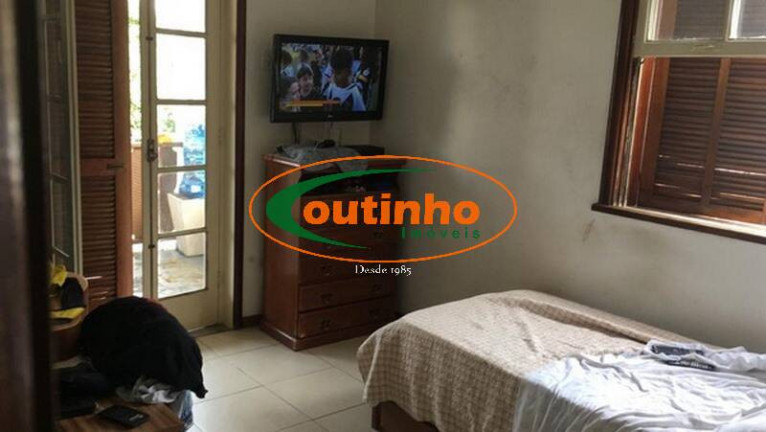 Imagem Casa com 4 Quartos à Venda, 575 m² em Grajaú - Rio De Janeiro Imagem Casa com 4 Quartos à Venda, 575 m² em Grajaú - Rio De Janeiro