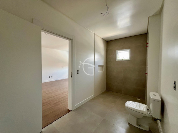 Imagem Sobrado com 3 Quartos à Venda, 346 m² em América - Joinville