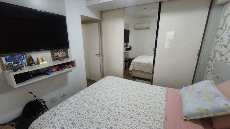 Imagem Apartamento com 2 Quartos à Venda, 67 m² em Encruzilhada - Santos