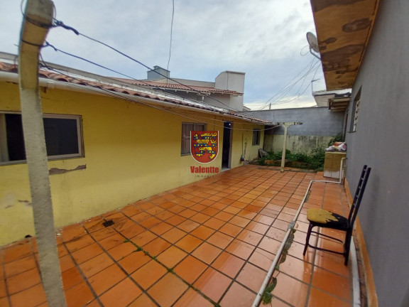 Imagem Casa com 4 Quartos à Venda, em Estreito - Florianópolis Imagem Casa com 4 Quartos à Venda, em Estreito - Florianópolis
