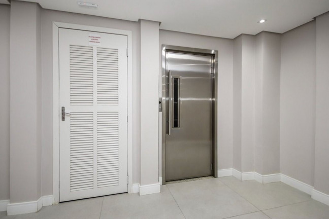 Imagem Imóvel com 3 Quartos à Venda, 98 m² em Petrópolis - Porto Alegre