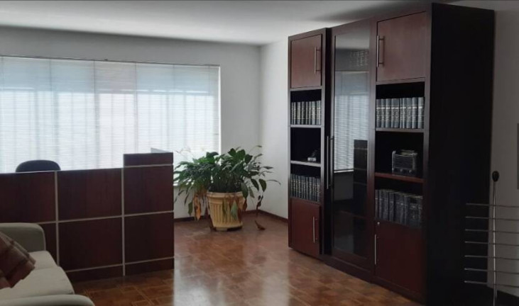Imóvel Comercial à Venda, 318 m² em Centro - Curitiba