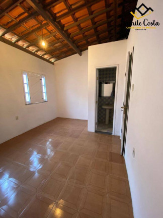 Imagem Casa com 3 Quartos à Venda, 90 m² em Capuchinhos - Feira De Santana