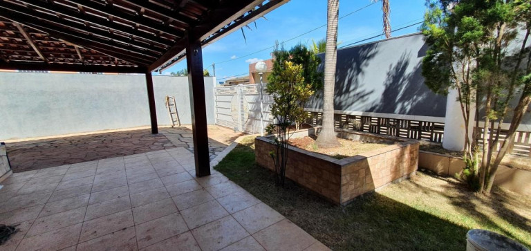 Imagem Casa com 5 Quartos à Venda, 400 m² em Setor Habitacional Arniqueira (águas Claras) - Brasília Imagem Casa com 5 Quartos à Venda, 400 m² em Setor Habitacional Arniqueira (águas Claras) - Brasília