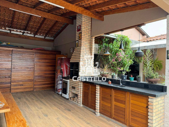 Imagem Casa com 3 Quartos à Venda, 400 m² em Jardim Shangri-la A - Londrina