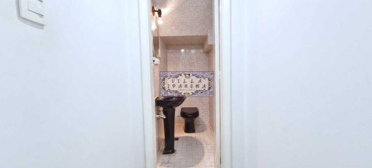 Imagem Imóvel com 3 Quartos à Venda, 200 m² em Jardim Botânico - Rio De Janeiro Imagem Imóvel com 3 Quartos à Venda, 200 m² em Jardim Botânico - Rio De Janeiro
