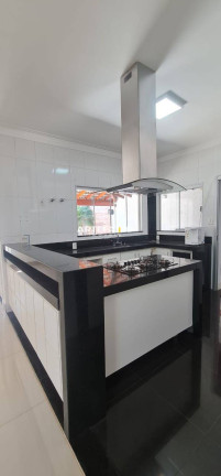 Imagem Casa com 3 Quartos à Venda, 172 m²