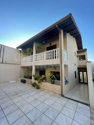 Casa com 5 Quartos à Venda, 200 m² em Colina Maria Luíza (jordanésia) - Cajamar
