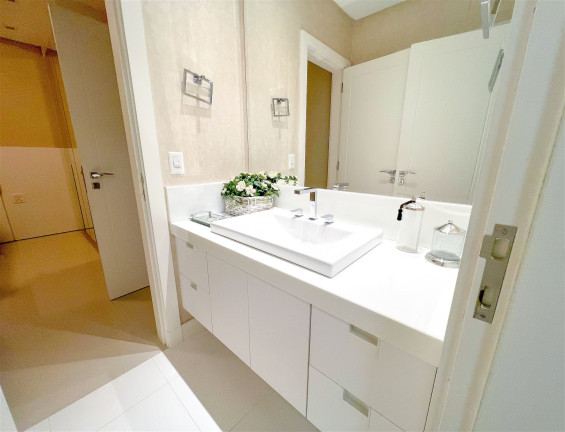 Imagem Apartamento com 4 Quartos à Venda, 158 m² em Pioneiros - Balneário Camboriú