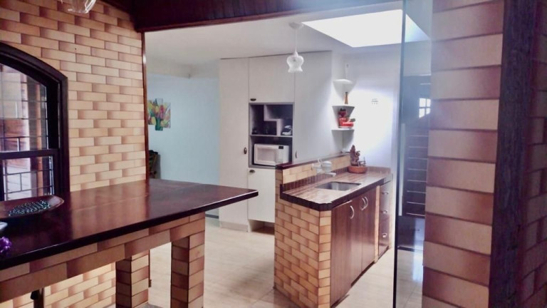 Imagem Casa com 3 Quartos à Venda, 364 m² em Campo Comprido - Curitiba Imagem Casa com 3 Quartos à Venda, 364 m² em Campo Comprido - Curitiba