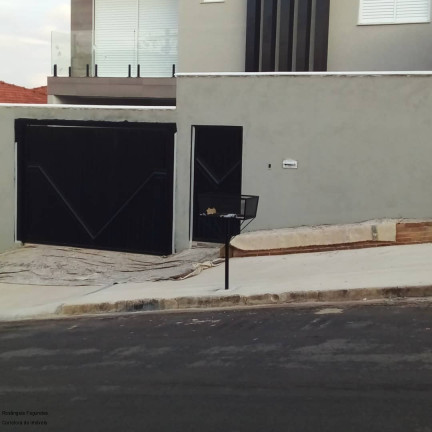Imagem Sobrado com 4 Quartos à Venda, 215 m² em Residencial Morumbí - Poços De Caldas