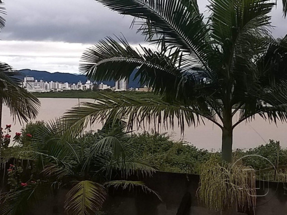 Imagem Casa com 4 Quartos à Venda, 300 m² em Ponta De Baixo - São José Imagem Casa com 4 Quartos à Venda, 300 m² em Ponta De Baixo - São José