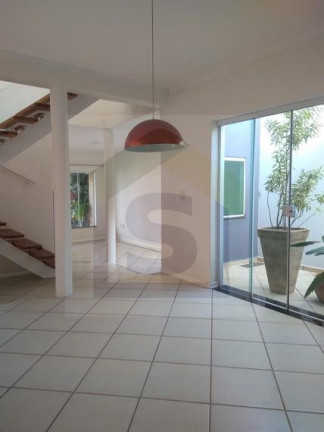Imagem Casa com 3 Quartos à Venda, 250 m² em Jardim Cambuí - Botucatu