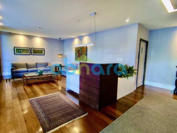Imagem Apartamento com 3 Quartos à Venda, 200 m² em Leblon - Rio De Janeiro Imagem Apartamento com 3 Quartos à Venda, 200 m² em Leblon - Rio De Janeiro