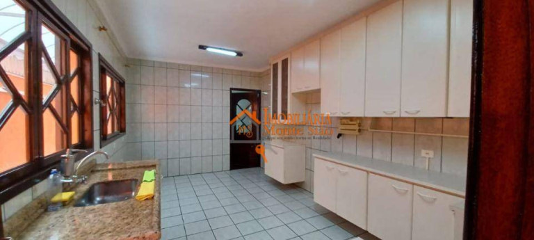 Imagem Sobrado com 3 Quartos à Venda, 220 m² em Parque Renato Maia - Guarulhos Imagem Sobrado com 3 Quartos à Venda, 220 m² em Parque Renato Maia - Guarulhos