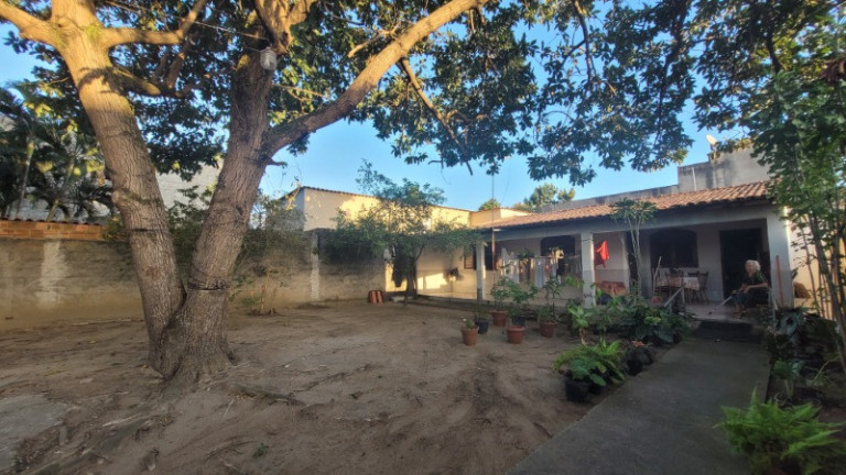Imagem Casa com 2 Quartos para Alugar ou Temporada, 60 m² em Praia De Carapebus - Serra