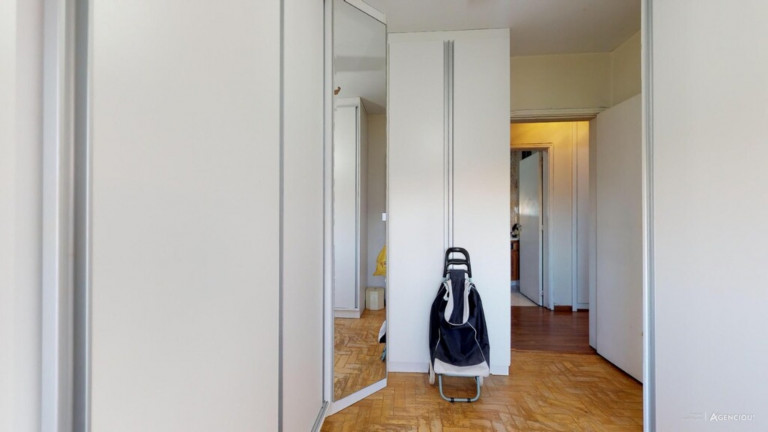 Imagem Imóvel com 3 Quartos à Venda, 185 m² em Passo Da Areia - Porto Alegre Imagem Imóvel com 3 Quartos à Venda, 185 m² em Passo Da Areia - Porto Alegre