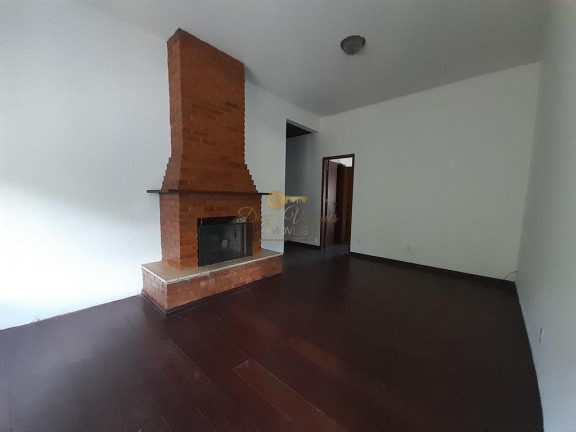 Imagem Casa com 3 Quartos à Venda, 525 m² em Pessegueiros - Teresópolis