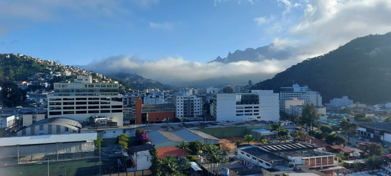 Imagem Cobertura com 3 Quartos à Venda, 275 m² em Várzea - Teresópolis