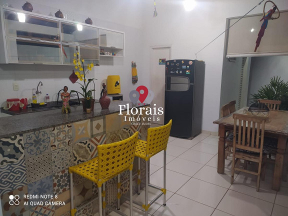 Imagem Casa com 3 Quartos à Venda, 195 m² em Jardim Imperial - Cuiabá