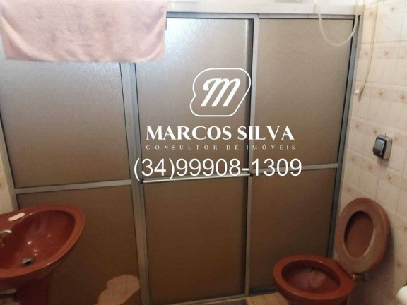 Imagem Casa com 3 Quartos à Venda, 300 m² em Segismundo Pereira - Uberlândia