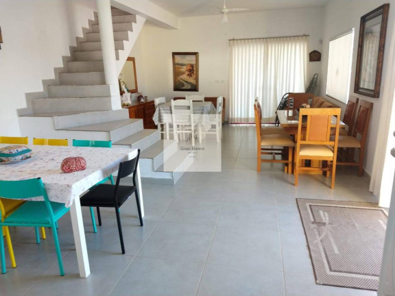 Imagem Chácara com 2 Quartos à Venda, 300 m² Imagem Chácara com 2 Quartos à Venda, 300 m²