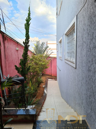 Imagem Casa com 4 Quartos à Venda, 300 m² em Planalto - Belo Horizonte Imagem Casa com 4 Quartos à Venda, 300 m² em Planalto - Belo Horizonte