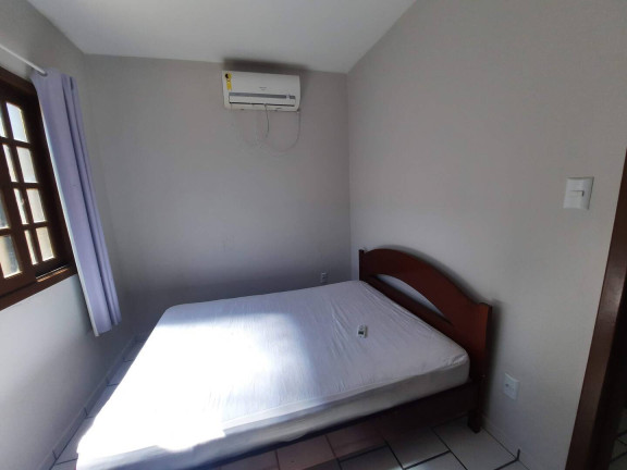 Imagem Casa com 3 Quartos para Temporada,  em José Amandio - Bombinhas