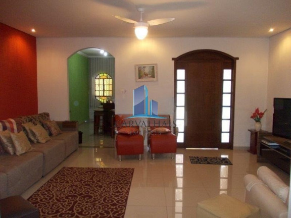 Casa com 4 Quartos à Venda, 365 m² em Centro - Contagem