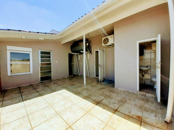 Imagem Casa com 3 Quartos à Venda, 245 m² em Jardim Sabará - Porto Alegre Imagem Casa com 3 Quartos à Venda, 245 m² em Jardim Sabará - Porto Alegre