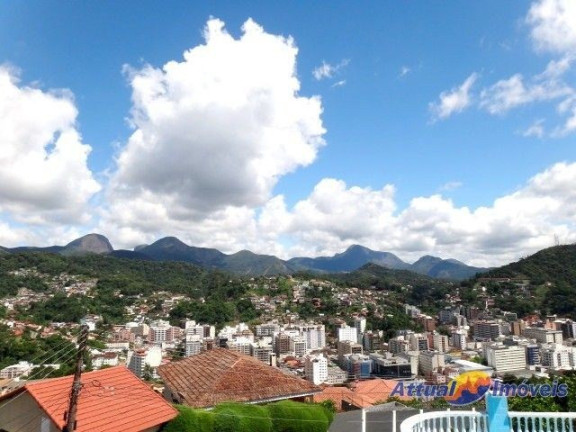 Imagem Casa com 4 Quartos à Venda, 233 m² em Fazendinha - Teresópolis